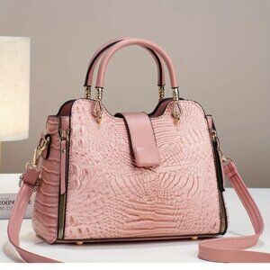 NWOT Beautiful Faux Leather Blush Pink Hand/Cross body bag